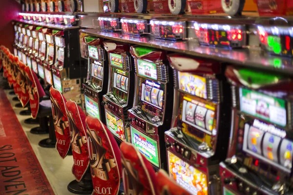 badak app showing Push Gaming table on mobile phone with live chat and bet panel